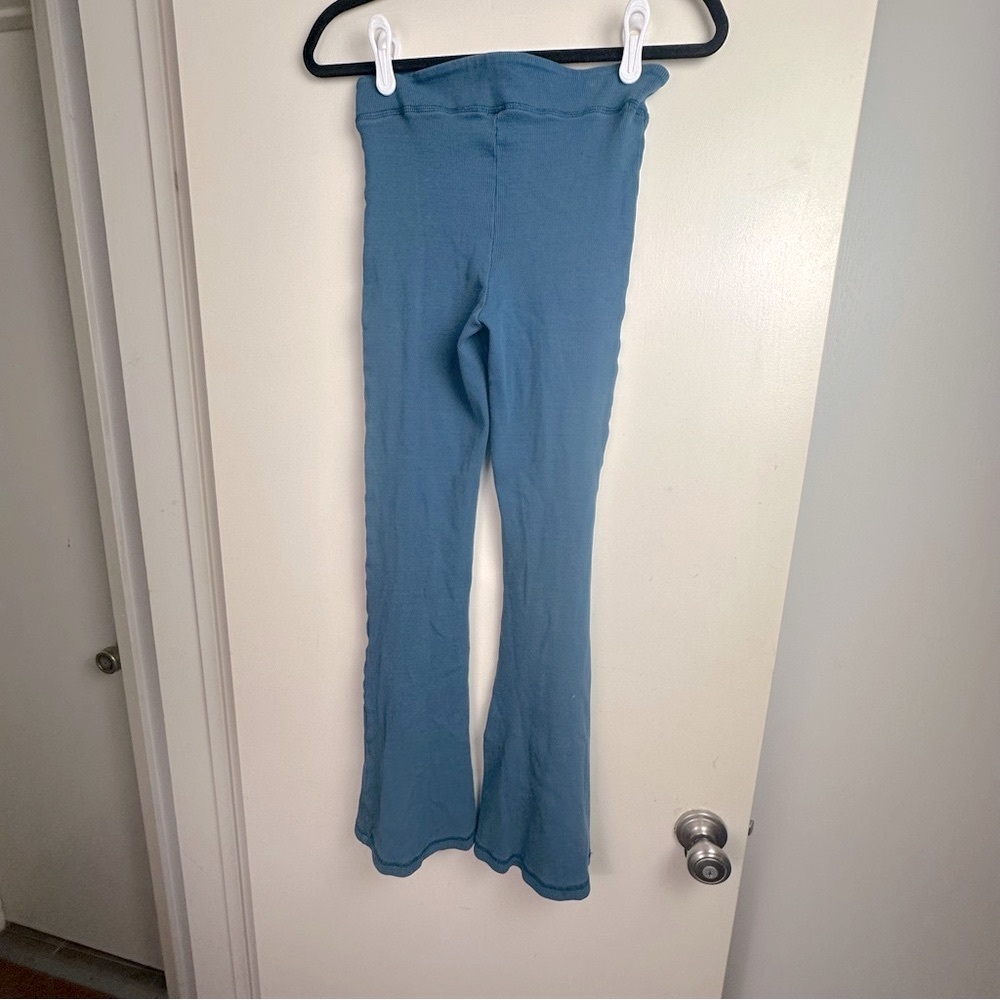 UO Out From Under Blue Ribbed Crisscrossed Waistband Comfy Soft Flare Leggings M